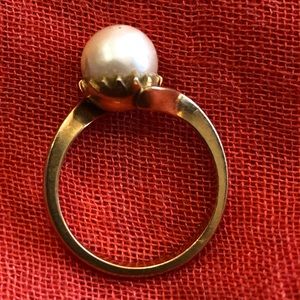 1960’s solid 18K gold pearl ring